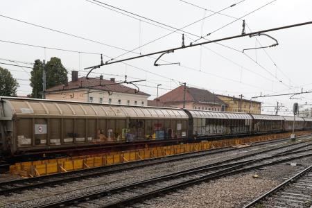OBNOVA TIROV NA ŽELEZNIŠKI POSTAJI RAKEK 02 FOTO LJUBO VUKELIČ